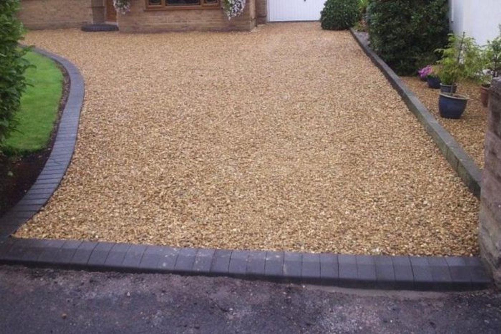 completed gravel driveway, project view 4