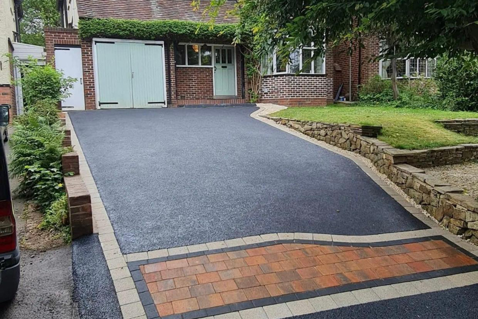 completed tarmac driveway, project view 2